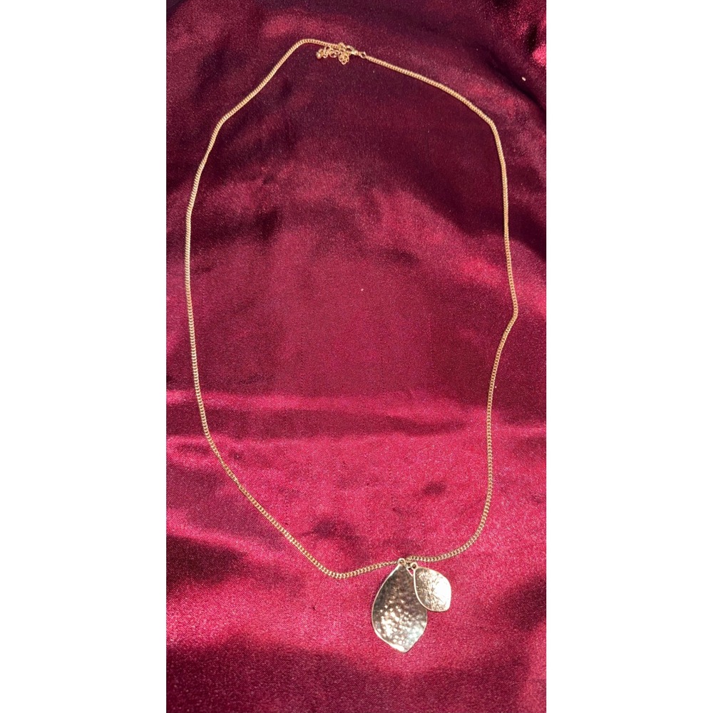 Gold Tone Hammered Double Leaf Pendant Long Curb Chain Necklace Boho Style - Picture 2 of 3